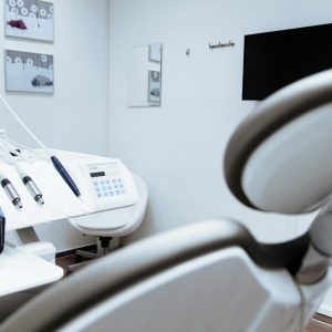 pexels-fr3nks-305568 Diş Çürüklerinin Tedavisi. Yeni Uygulama